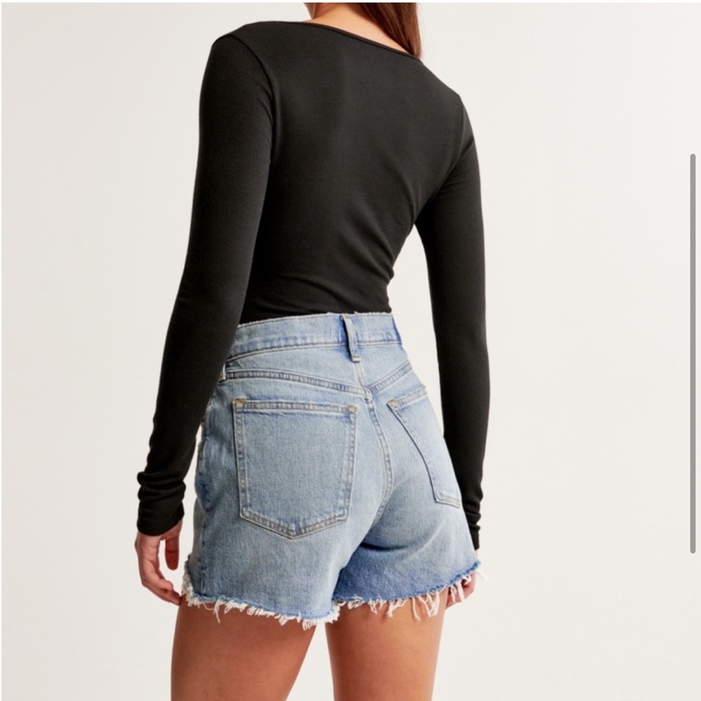 Abercrombie 4” High Rise Shorts